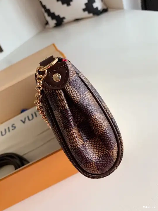 VUITTON EVA LOUIS 0412